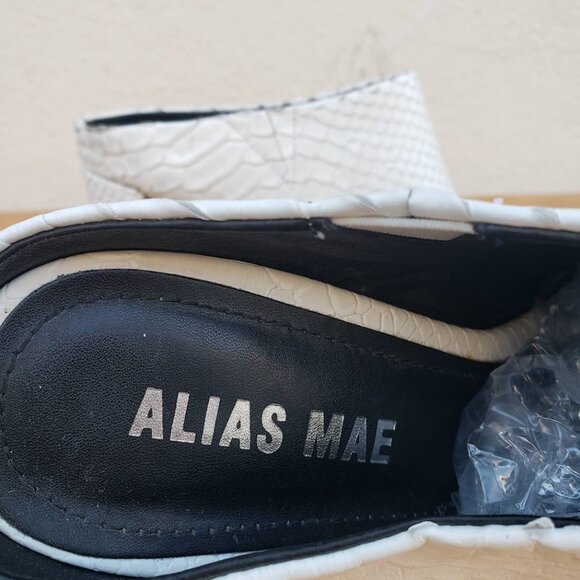 5/$100 SALE - Alias Mae Rue Mule - Picture 11 of 12